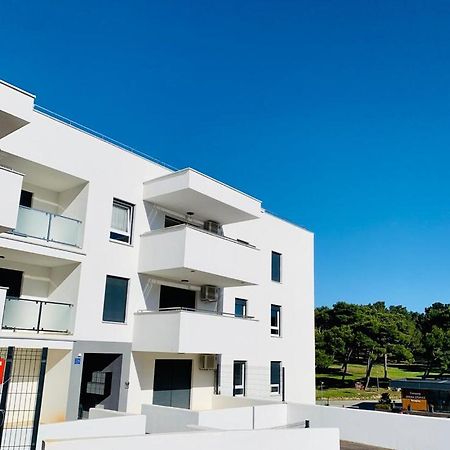 Apartment Alexandra Premantura Exterior foto